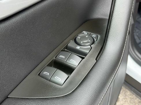 Used 2025 Chevrolet Blazer LT FWD image 28