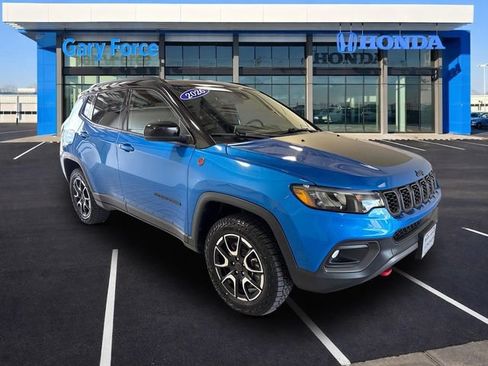 Used 2026 Jeep Compass Trailhawk AWD/4WD image 1