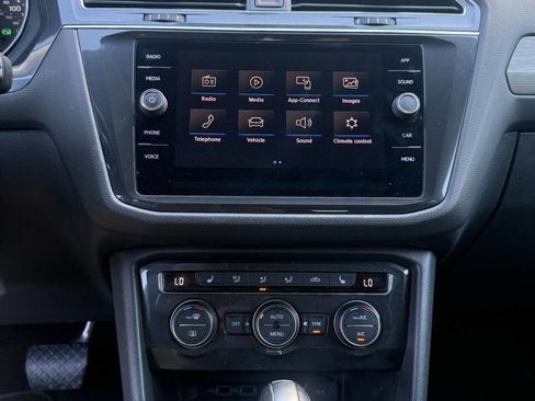 Used 2019 Volkswagen Tiguan SE w/ 3rd Row Seat Package image 9