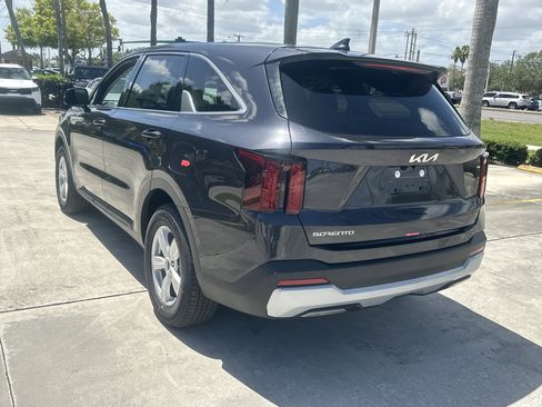 New 2026 Kia Sorento LX FWD image 8