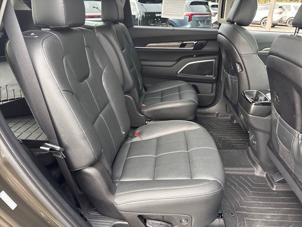 Certified 2021 Kia Telluride SX w/ Towing Package AWD/4WD image 27