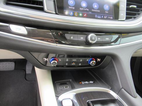 Used 2023 Buick Enclave Essence image 24