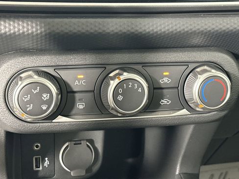 Used 2025 Nissan Kicks Play S FWD image 19