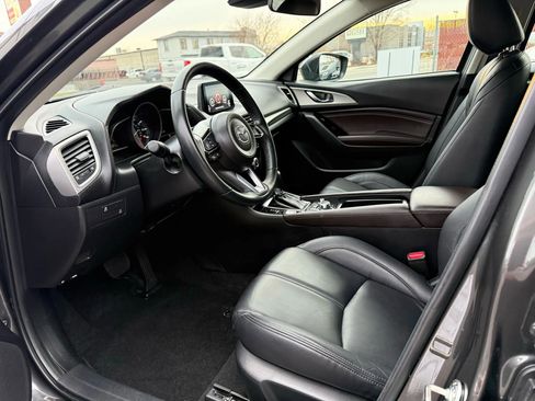 Used 2018 MAZDA MAZDA3 Touring image 9