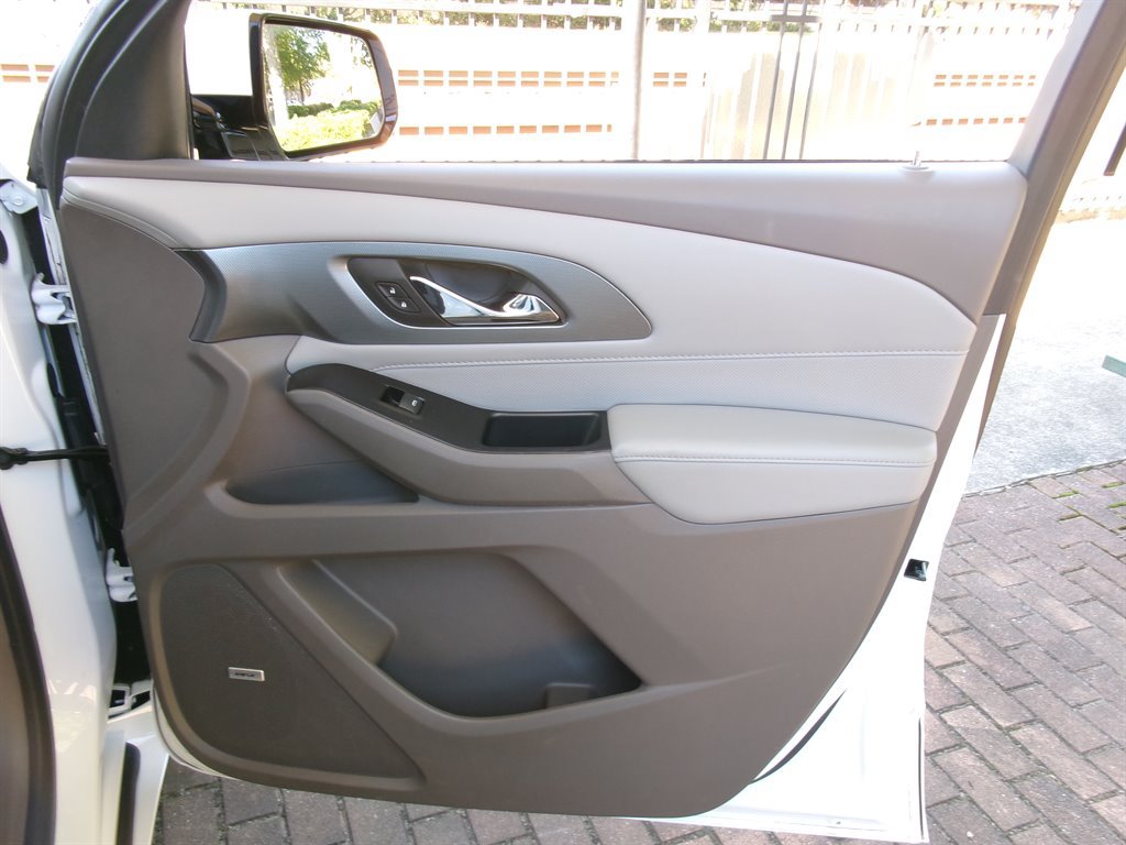 Used 2020 Chevrolet Traverse Premier FWD image 13