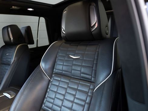 Used 2022 Cadillac Escalade Sport Platinum w/ LPO, ONYX Package AWD/4WD image 45