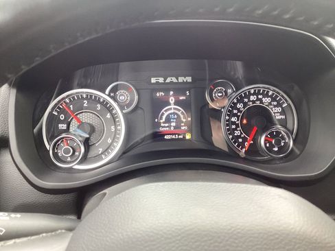 Used 2024 RAM 2500 Big Horn AWD/4WD image 21
