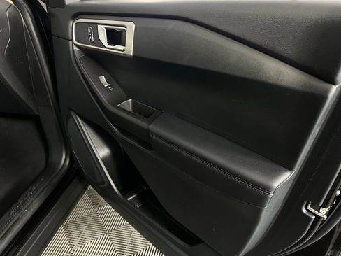 Used 2024 Ford Explorer 2WD image 34