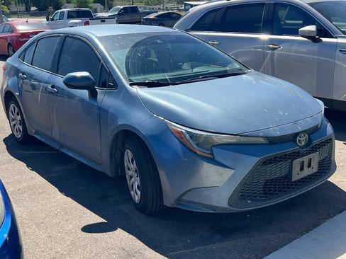 Used 2020 Toyota Corolla LE FWD image 2