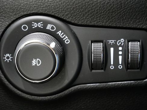 Used 2024 Jeep Compass Trailhawk AWD/4WD image 14