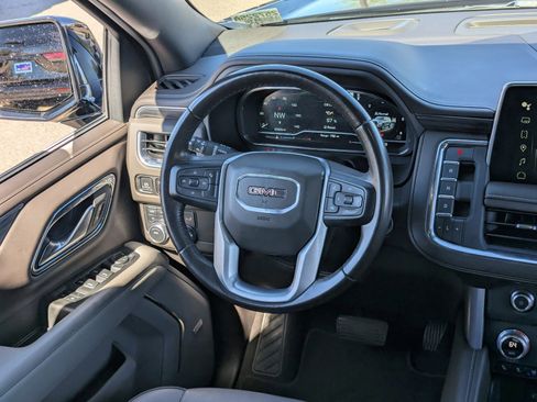 Used 2023 GMC Yukon SLT image 16