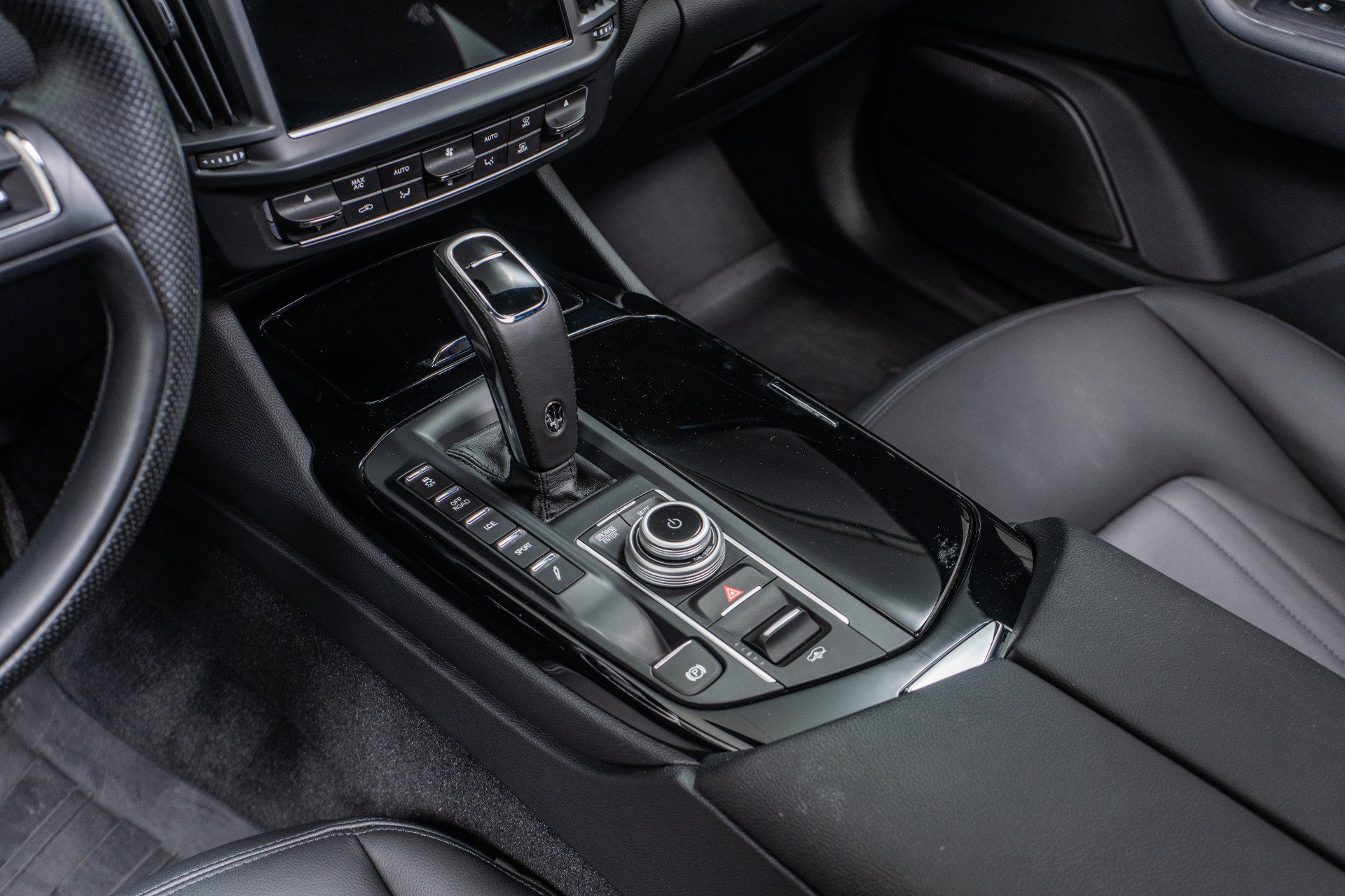 Used 2023 Maserati Levante GT AWD/4WD image 29