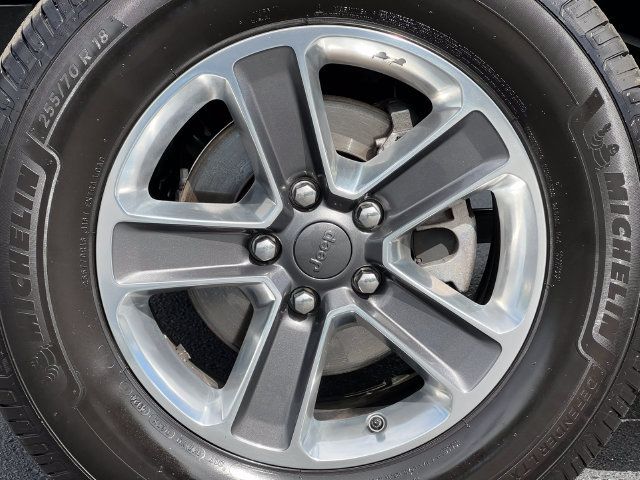 Used 2020 Jeep Wrangler Unlimited Sahara AWD/4WD image 7