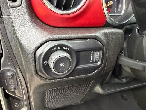 Used 2023 Jeep Wrangler Unlimited Rubicon w/ Xtreme Recon 35" Tire Package image 16