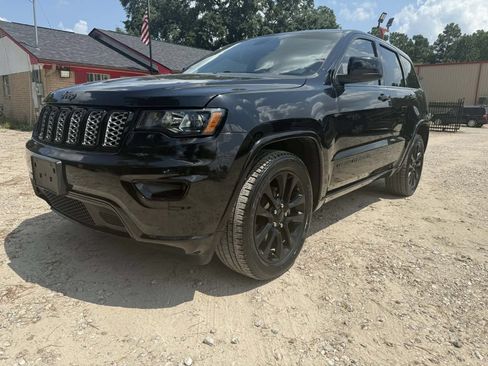 Used 2019 Jeep Grand Cherokee Altitude RWD image 1