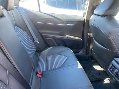 Used 2024 Toyota Camry SE image 21