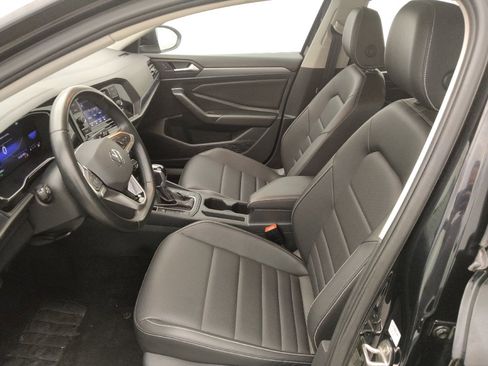 Used 2024 Volkswagen Jetta SE FWD image 17