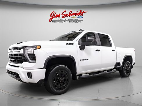 Used 2024 Chevrolet Silverado 2500 LT w/ Z71 Sport Edition image 3