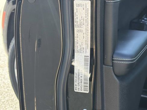 Used 2023 Jeep Grand Cherokee Overland w/ Luxury Tech Group IV image 26