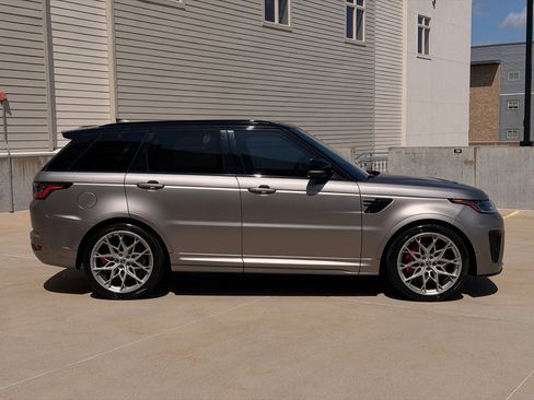 Used 2021 Land Rover Range Rover Sport SVR AWD/4WD image 9