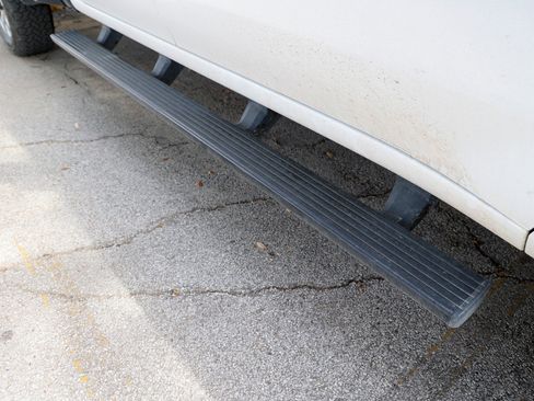 Used 2021 Chevrolet Silverado 2500 Custom w/ Custom Convenience Package image 11