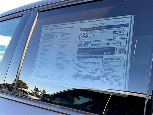 New 2025 Jeep Grand Cherokee Altitude image 13