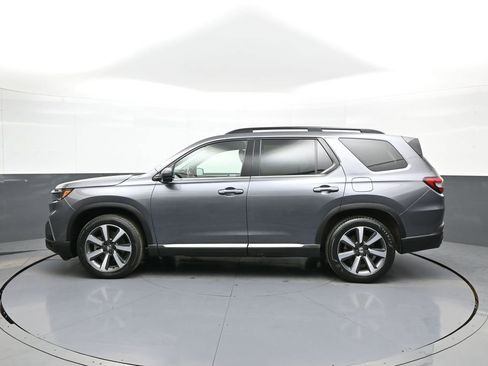 Used 2023 Honda Pilot Touring image 9