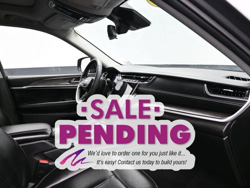 Used 2023 Jeep Grand Cherokee Limited image 10