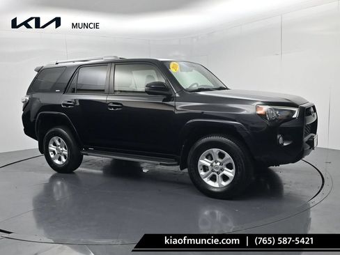 Used 2016 Toyota 4Runner SR5 AWD/4WD image 1