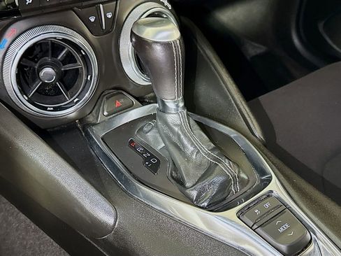 Used 2020 Chevrolet Camaro LT RWD image 15