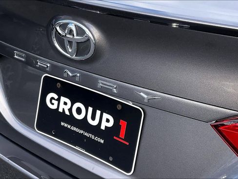 Used 2019 Toyota Camry SE image 32