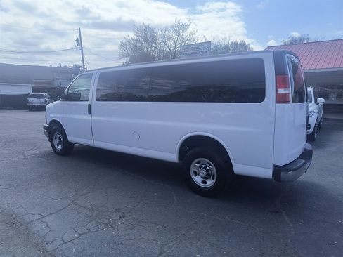 Used 2019 Chevrolet Express 3500 LT w/ LT Preferred Equipment Group RWD image 3