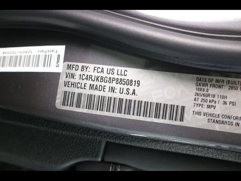 Used 2023 Jeep Grand Cherokee L Limited AWD/4WD image 32