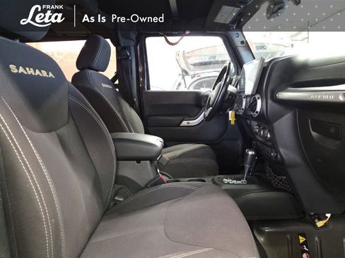 Used 2015 Jeep Wrangler Sahara w/ Connectivity Group AWD/4WD image 18