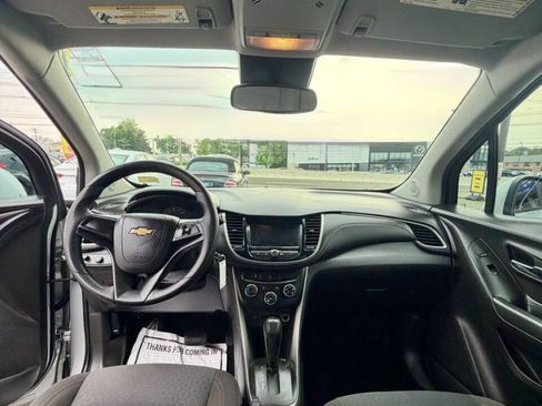 Used 2018 Chevrolet Trax LS FWD image 16