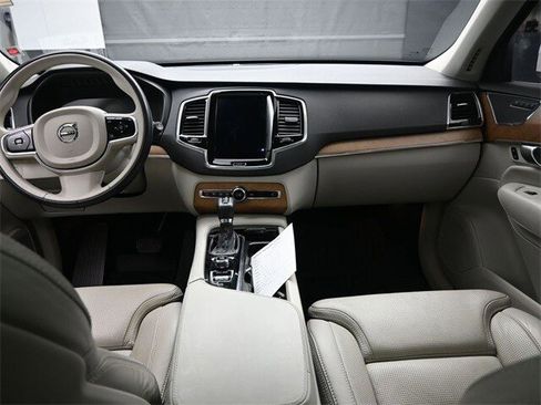 Used 2018 Volvo XC90 T6 Inscription w/ Convenience Package image 9