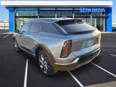 Used 2025 Cadillac Optiq Luxury 1 w/ LPO, Floor Liner Package image 3