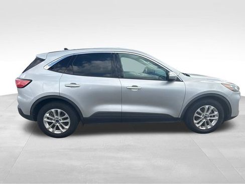 Used 2020 Ford Escape SE image 11