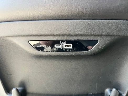 Used 2023 Chrysler Pacifica Touring-L FWD image 20