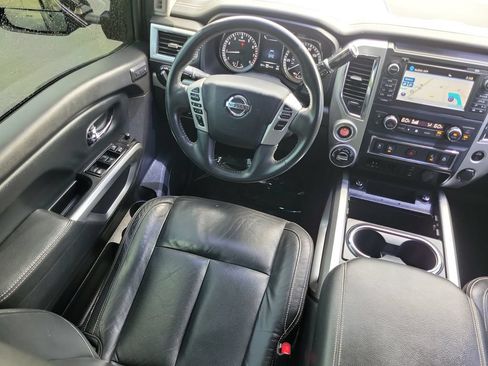 Used 2017 Nissan Titan PRO-4X w/ Pro-4x Convenience Package AWD/4WD image 20