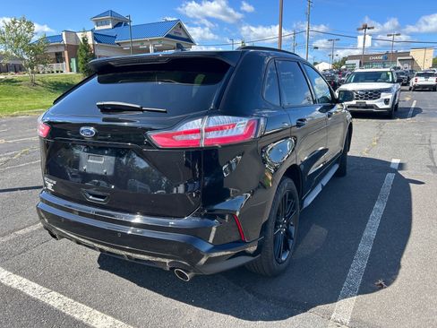 Used 2020 Ford Edge ST-Line w/ Cold Weather Package AWD/4WD image 5