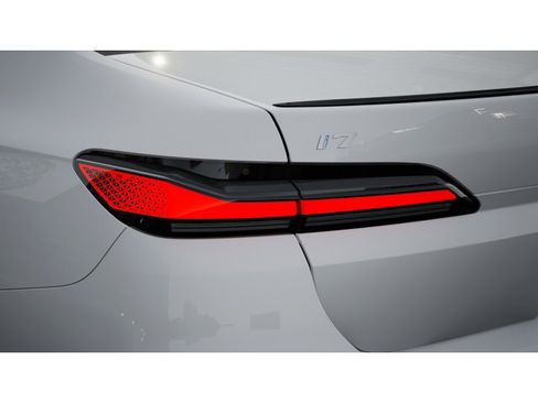 New 2026 BMW i7 eDrive50 w/ M Sport Package image 8