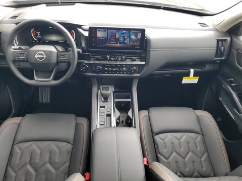 New 2026 Nissan Pathfinder Platinum image 19