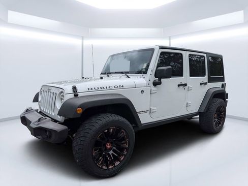 Used 2016 Jeep Wrangler Unlimited Rubicon w/ Connectivity Group AWD/4WD image 7
