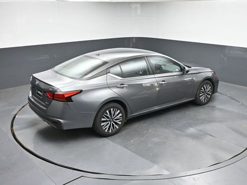 Used 2024 Nissan Altima 2.5 SV image 36