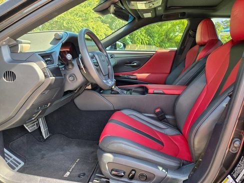 Used 2024 Lexus ES 350 F Sport w/ Accessory Package (Z2) FWD image 9