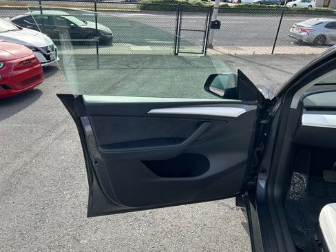 Used 2023 Tesla Model Y Long Range image 10