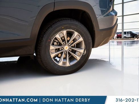 Used 2025 Chevrolet Equinox LT FWD image 37