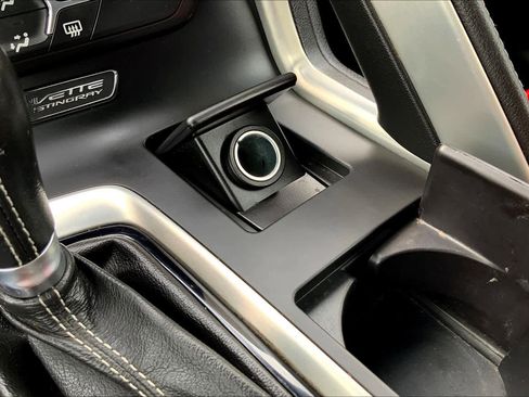 Used 2018 Chevrolet Corvette Stingray Coupe w/ Carbon Flash Badge Package image 27