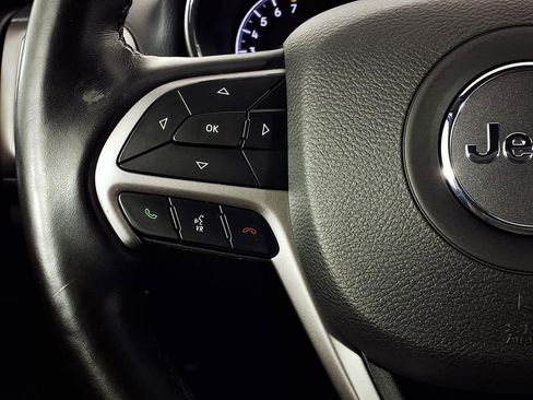 Used 2021 Jeep Grand Cherokee Laredo X RWD image 19